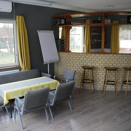 Alojamento de Acomodação e Pequeno-almoço Casa Napsugár Panzió