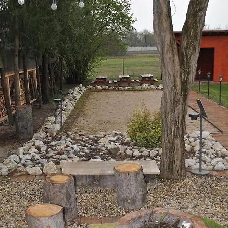 Casa Napsugar Panzio * Apostag