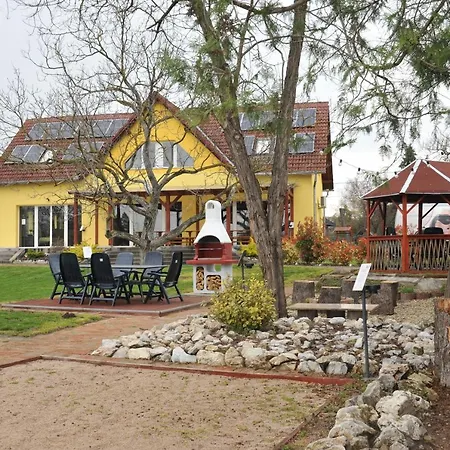 Casa Napsugar Panzio Panzió 3*